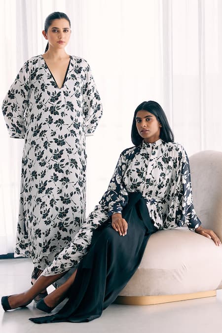 Buy_Studio Surbhi_Black Georgette, Satin Piping V-neck Floral Print Kurta With Pant 