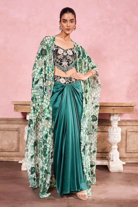 Krisha sunny Ramani Green Cape Georgette Embroidered Sequins V-neck Geometric Hand Skirt Set With 