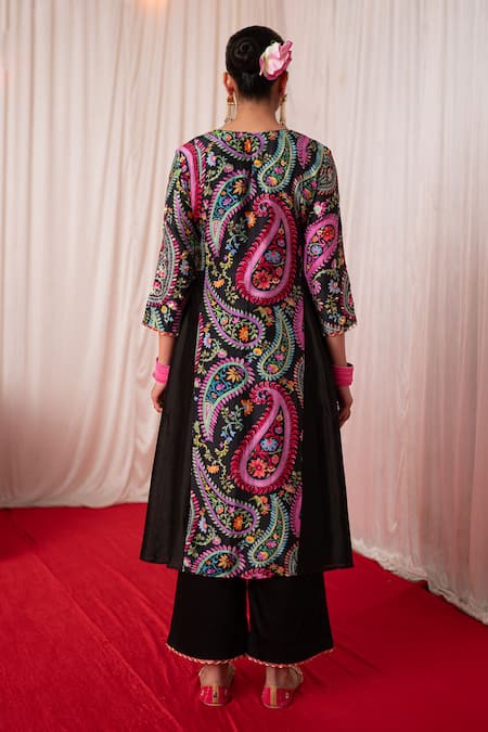 Shop Chrkha Black Chanderi Silk Hand Embroidered Mirror Paisley Floral Print Kurta Set at Aza Fashions Shop_Chrkha_Black Chanderi Silk Hand Embroidered Mirror Paisley Floral Print Kurta Set _at_Aza_Fashions