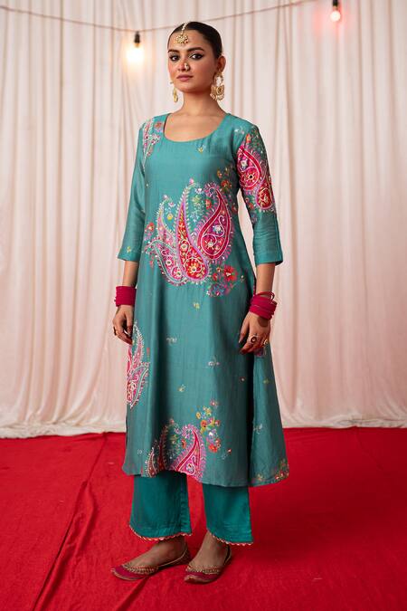Chrkha Green Chanderi Silk Hand Embroidered Paisley Floral Print Kurta And Pant Set Online at Aza Fashions Chrkha_Green Chanderi Silk Hand Embroidered Paisley Floral Print Kurta And Pant Set _Online_at_Aza_Fashions