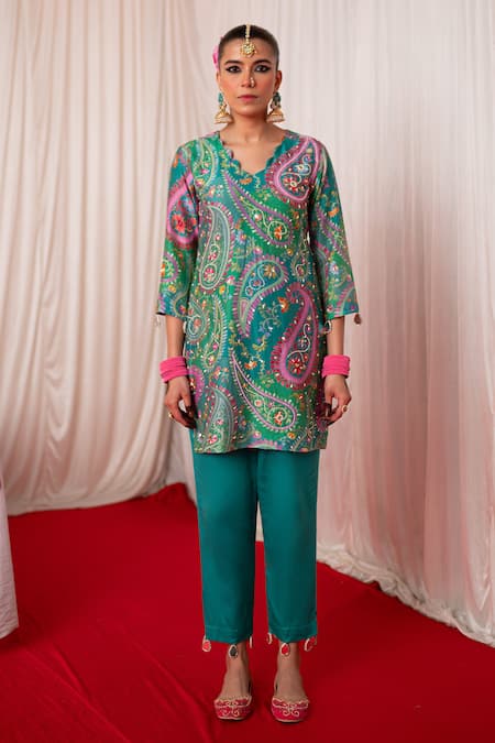 Chrkha Paisley Floral Print Short Kurta & Pant Set 