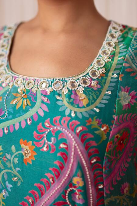 Buy_Chrkha_Green Chanderi Silk Hand Embroidered Mirror Square Kurta Pant Set 