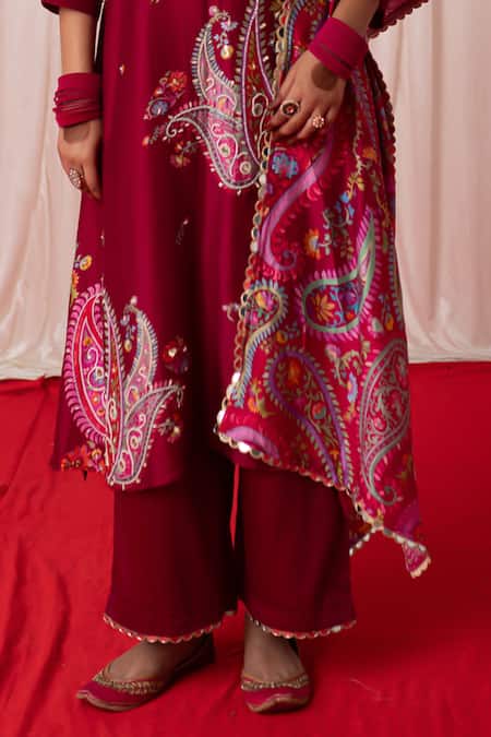 Chrkha Maroon Cotton Satin Print Chanderi Silk Paisley Embroidered Kurta And Pant Set Online at Aza Fashions Chrkha_Maroon Cotton Satin Print Chanderi Silk Paisley Embroidered Kurta And Pant Set _Online_at_Aza_Fashions