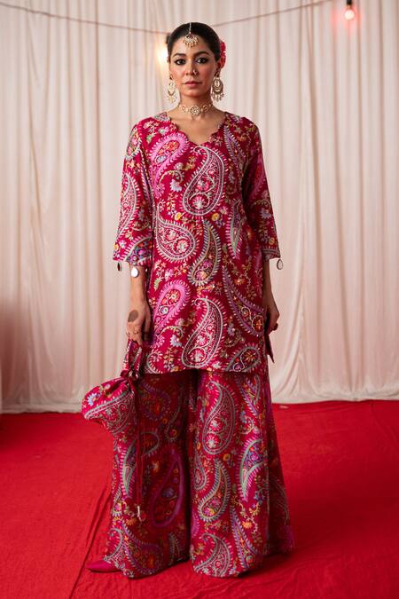 Buy Chrkha Maroon Chanderi Silk Print Sequins V-neck Paisley Straight Kurta And Sharara Set Online at Aza Fashions Buy_Chrkha_Maroon Chanderi Silk Print Sequins V-neck Paisley Straight Kurta And Sharara Set _Online_at_Aza_Fashions