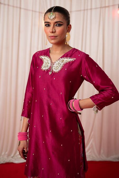 Chrkha Maroon Chanderi Silk Print Mirror V-neck Paisley Kurta And Sharara Set at Aza Fashions Chrkha_Maroon Chanderi Silk Print Mirror V-neck Paisley Kurta And Sharara Set _at_Aza_Fashions