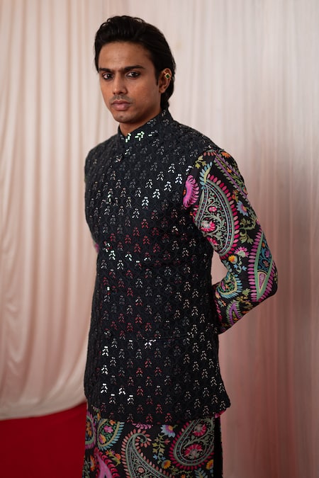 Buy_Chrkha_Black Chanderi Silk Embroidered Thread Floral Paisley Printed Bundi Kurta Set _Online_at_Aza_Fashions