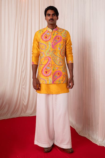 Buy_Chrkha_Yellow Chanderi Silk Printed Floral Paisley Bundi Kurta Set _Online_at_Aza_Fashions