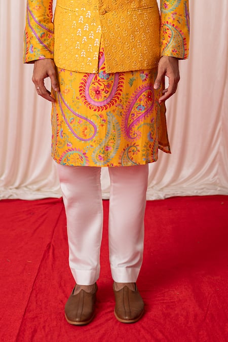 Chrkha_Yellow Chanderi Silk Embroidered Thread Bundi Kurta Set _Online_at_Aza_Fashions