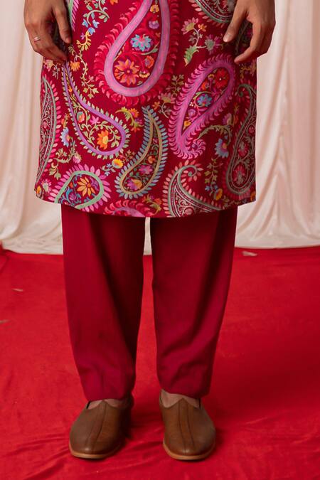 Buy Chrkha Maroon Chanderi Silk Printed Floral Paisley Kurta With Pant Online at Aza Fashions Buy_Chrkha_Maroon Chanderi Silk Printed Floral Paisley Kurta With Pant _Online_at_Aza_Fashions