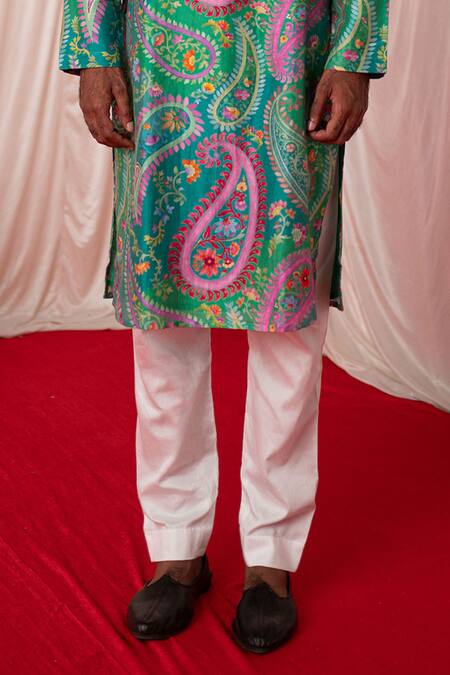 Chrkha_Green Chanderi Silk Printed Paisley Jaal Kurta With Pant _Online_at_Aza_Fashions
