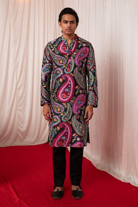 Chrkha Jaal Paisley Print Kurta With Pant 