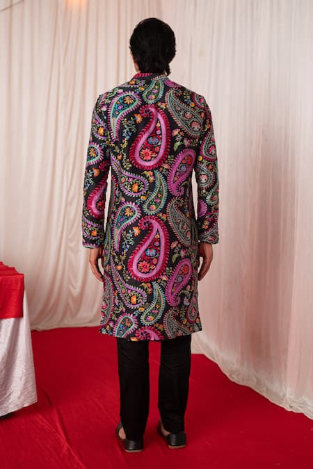 Chrkha Jaal Paisley Print Kurta With Pant 