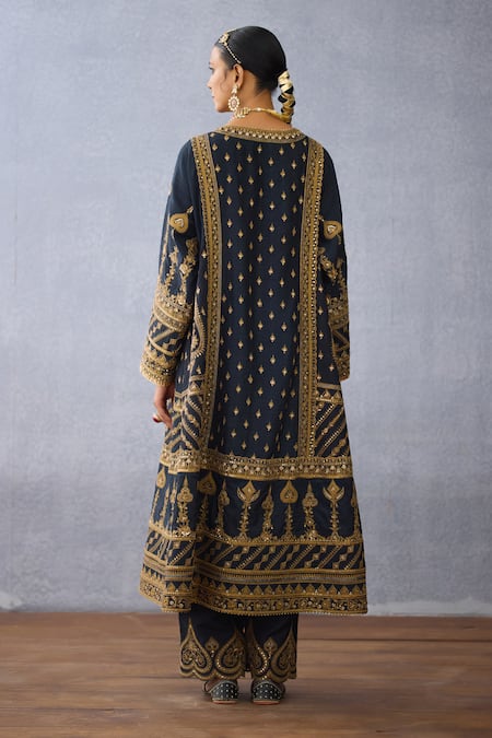 Shop Torani Black Organza, Jersey Sequins, Beads, Bhadra Mannara Zardozi Work Kurta Set at Aza Fashions Shop_Torani_Black Organza, Jersey Sequins, Beads, Bhadra Mannara Zardozi Work Kurta Set _at_Aza_Fashions