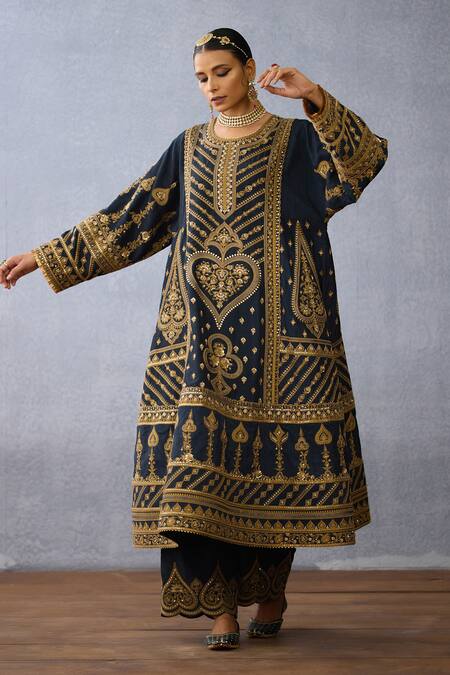 Shop Torani Black Organza, Jersey Sequins, Beads, Bhadra Mannara Zardozi Work Kurta Set Shop_Torani_Black Organza, Jersey Sequins, Beads, Bhadra Mannara Zardozi Work Kurta Set