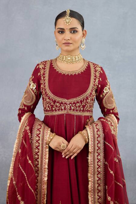 Torani Red Jersey, Chiffon Sequins, Gota Shamse Rano Botanic Embroidered Anarkali Set at Aza Fashions Torani_Red Jersey, Chiffon Sequins, Gota Shamse Rano Botanic Embroidered Anarkali Set _at_Aza_Fashions