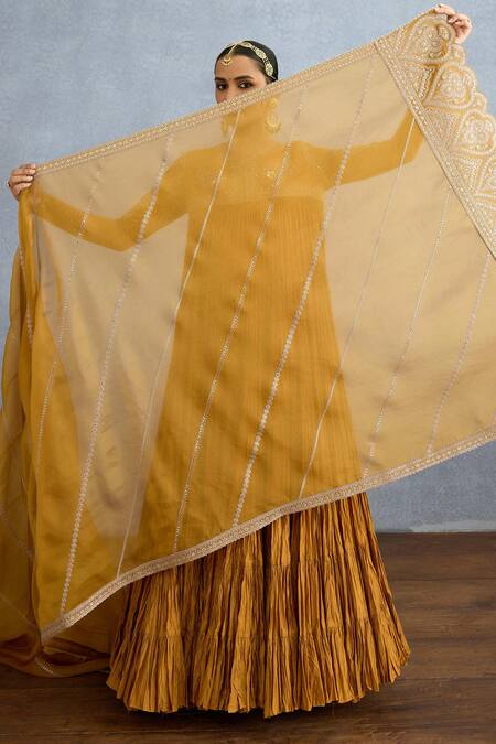 Buy Torani Yellow Muslin, Silk Embroidery, Mehre Minaj Floral Heart Anarkali With Dupatta Buy_Torani_Yellow Muslin, Silk Embroidery, Mehre Minaj Floral Heart Anarkali With Dupatta
