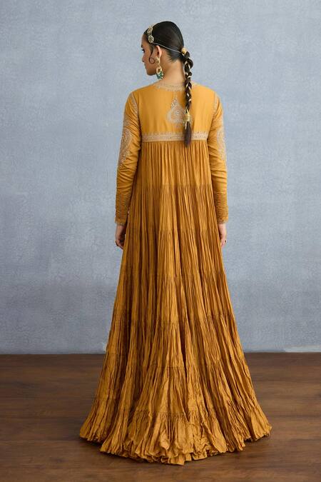 Shop Torani Yellow Muslin, Silk Embroidery, Mehre Minaj Floral Heart Anarkali With Dupatta Shop_Torani_Yellow Muslin, Silk Embroidery, Mehre Minaj Floral Heart Anarkali With Dupatta