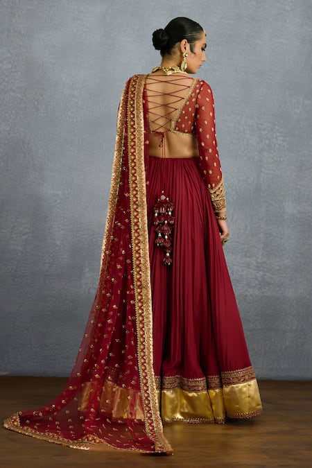 Shop Torani Red Muslin, Silk Pearls, Beads, Zari Shamse Naazia Embroidered Lehenga Set at Aza Fashions Shop_Torani_Red Muslin, Silk Pearls, Beads, Zari Shamse Naazia Embroidered Lehenga Set _at_Aza_Fashions