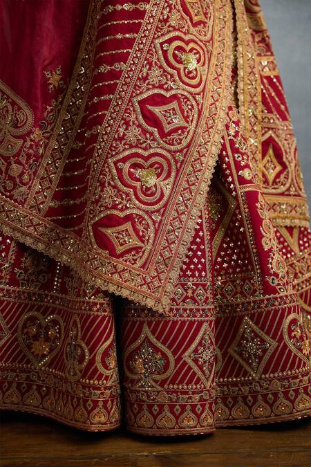 Torani Red Organza, Jersey, Silk, Net Pearls, Shamse Tania Embroidered Lehenga Set Online at Aza Fashions Torani_Red Organza, Jersey, Silk, Net Pearls, Shamse Tania Embroidered Lehenga Set _Online_at_Aza_Fashions