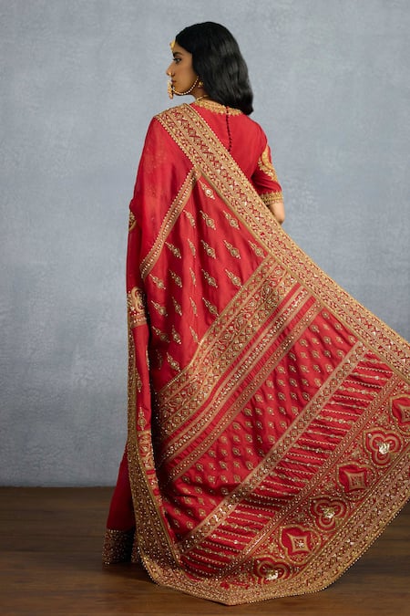 Buy Torani Red Organza, Jersey Sequins, Zari Shamse Iman Embroidered Saree Online at Aza Fashions Buy_Torani_Red Organza, Jersey Sequins, Zari Shamse Iman Embroidered Saree _Online_at_Aza_Fashions