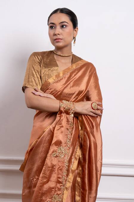 Vinusto_Brown Silk Zari, Floral Embroidered Saree With Running Unstitched Blouse Piece _Online_at_Aza_Fashions