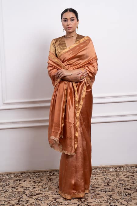 Vinusto_Brown Silk Zari, Floral Embroidered Saree With Running Unstitched Blouse Piece _at_Aza_Fashions