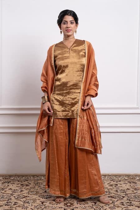 Vinusto Handwoven Zari Silk Short kurta & Sharara Set 