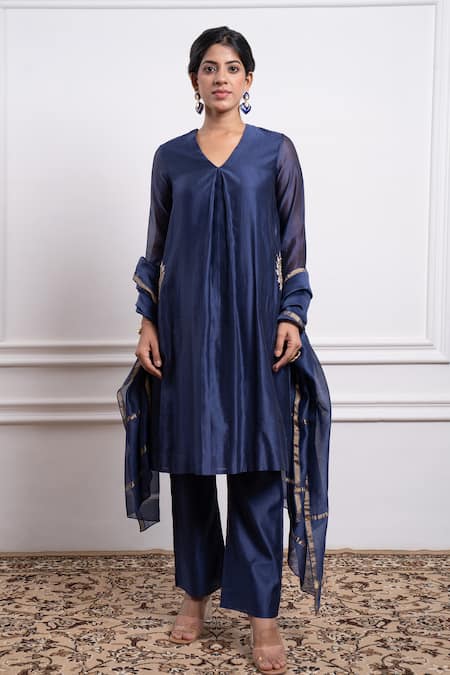 Vinusto Zardosi Embroidered Pleated A-Line Kurta & Pant Set 