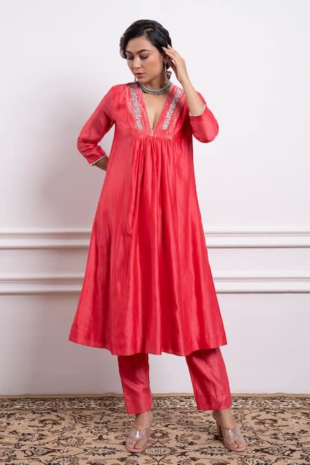 Shop Vinusto Pink Chanderi Lace, Zari V-neck Zardosi Embroidered Gather Yoke Kurta With Pant at Aza Fashions Shop_Vinusto_Pink Chanderi Lace, Zari V-neck Zardosi Embroidered Gather Yoke Kurta With Pant _at_Aza_Fashions