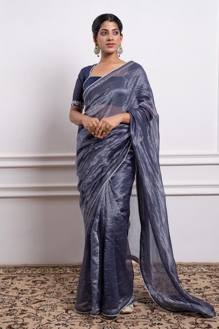 Vinusto Handwoven Stripe Saree With Embroidered Blouse 