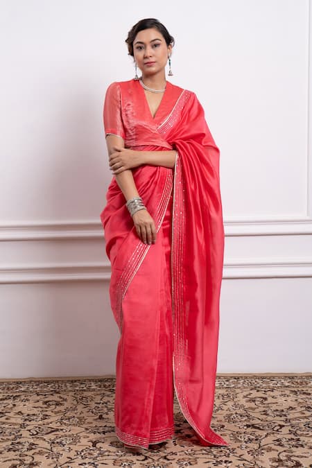 Vinusto Handwoven Saree With Zari Striped Blouse 