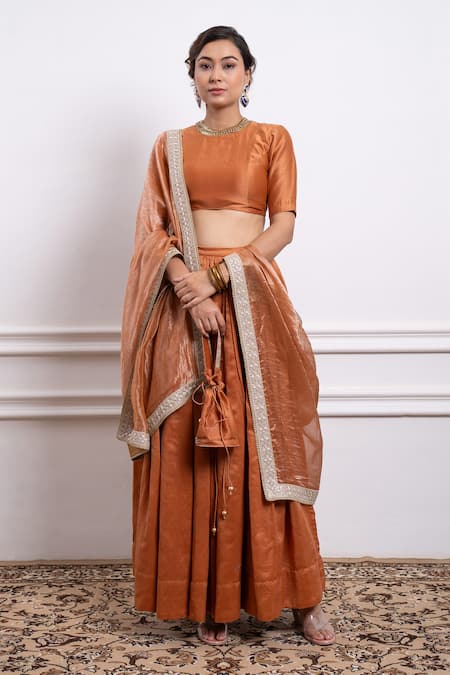 Vinusto Handwoven Lehenga & Embroidered Dupatta Set 