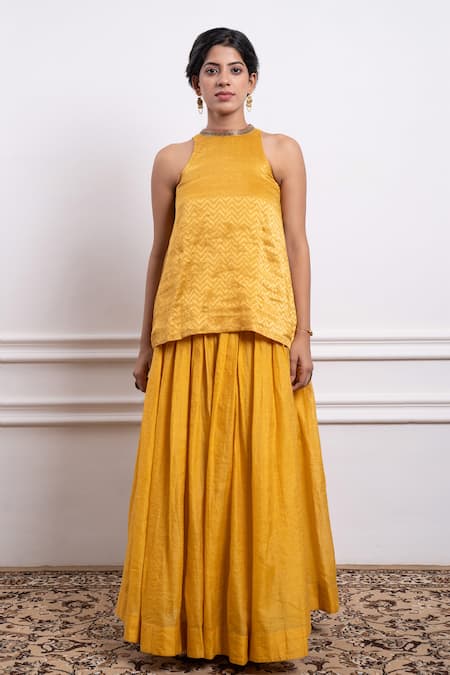 Vinusto Yellow Handwoven Chanderi With Zari Weave Kurta Stripe Pattern Skirt 