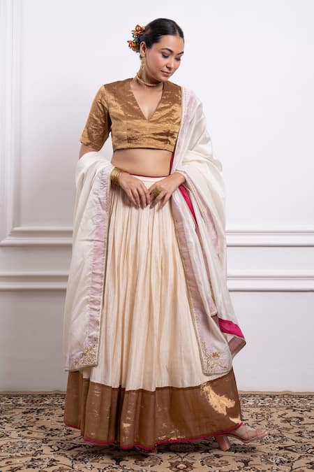 Vinusto Handwoven Gathered Lehenga & Blouse Set 