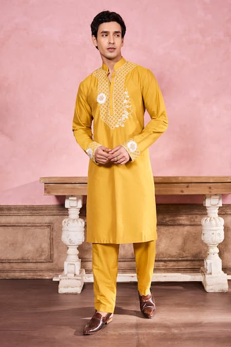 Krisha sunny Ramani Resham Embroidered Kurta With Pant 