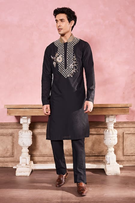 Krisha sunny Ramani Geometric Pattern Embroidered Kurta With Pant 