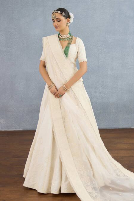 Torani Ivory Organza, Jersey Sequins, Maahe Sanyah Threadwork Bridal Lehenga Set Online at Aza Fashions Torani_Ivory Organza, Jersey Sequins, Maahe Sanyah Threadwork Bridal Lehenga Set _Online_at_Aza_Fashions
