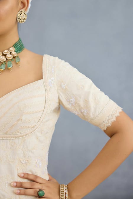 Buy Torani Ivory Organza, Jersey Sequins, Maahe Sanyah Threadwork Bridal Lehenga Set Buy_Torani_Ivory Organza, Jersey Sequins, Maahe Sanyah Threadwork Bridal Lehenga Set