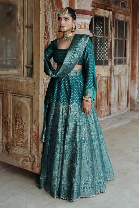 Buy Safaa Blue Velvet, Silk Zari, Embroidery Square Neck Mirea Peacock Woven Lehenga Set Buy_Safaa_Blue Velvet, Silk Zari, Embroidery Square Neck Mirea Peacock Woven Lehenga Set