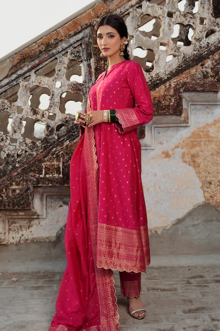 Shop_Safaa_Magenta Velvet, Silk Embroidery, Zari Collared Nameh Butti Woven Kurta Pant Set _Online_at_Aza_Fashions