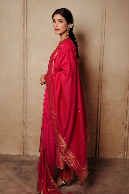 Safaa_Magenta Velvet, Silk Embroidery, Zari Collared Nameh Butti Woven Kurta Pant Set _at_Aza_Fashions
