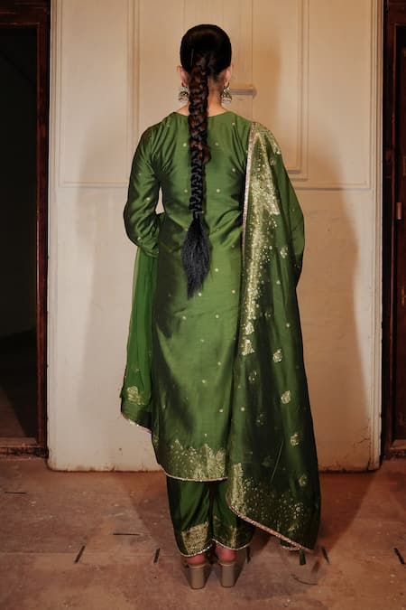 Safaa Raha Floral Vine Woven Kurta Pant Set 