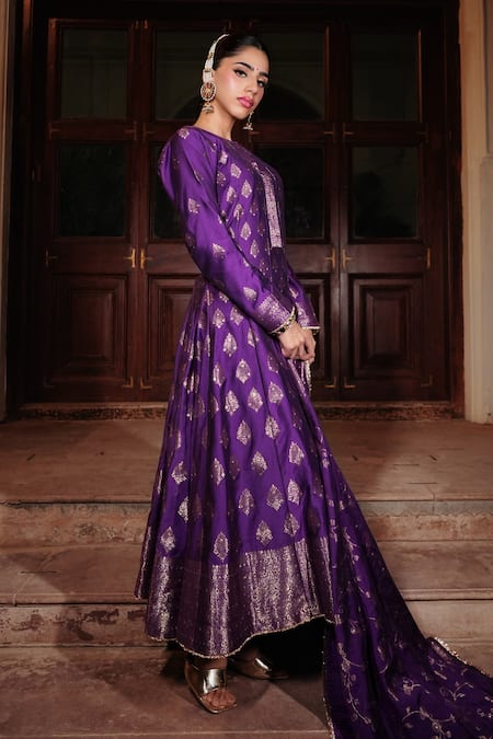 Buy_Safaa_Purple Velvet Embroidery Mandarin Meral Floral Butti Anarkali With Dupatta _Online_at_Aza_Fashions