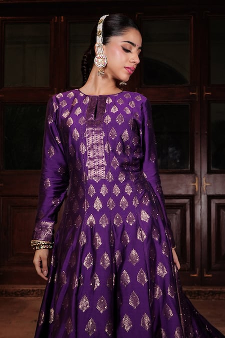 Safaa_Purple Velvet Embroidery Mandarin Meral Floral Butti Anarkali With Dupatta _at_Aza_Fashions