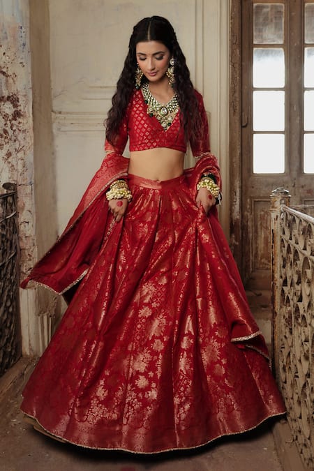 Safaa Hiraya Floral Jaal Woven Bridal Lehenga Set 