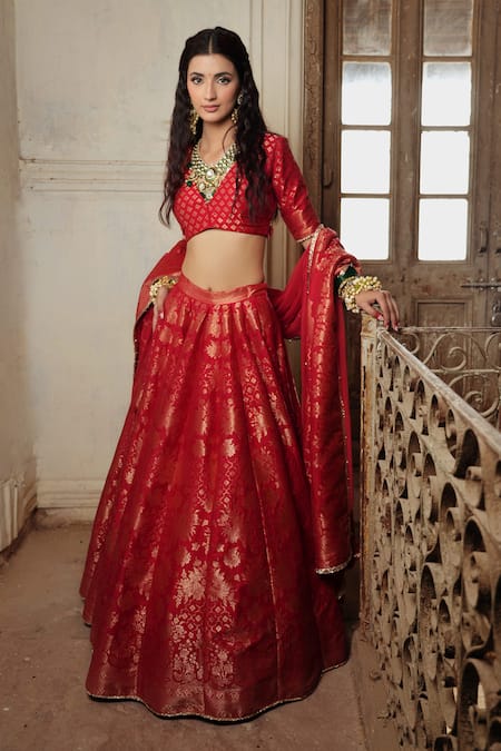 Safaa Hiraya Floral Jaal Woven Bridal Lehenga Set 