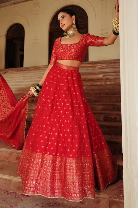 Buy_Safaa_Red Velvet, Silk Embroidery Square Minara Geometric Butti Bridal Lehenga Set 