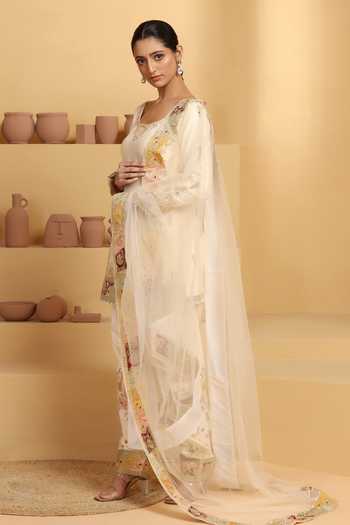 Meenagurnam Beige Modal, Net Embroidery, Applique Scoop Paisley Motif Pattern Kurta Pant Set at Aza Fashions Meenagurnam_Beige Modal, Net Embroidery, Applique Scoop Paisley Motif Pattern Kurta Pant Set _at_Aza_Fashions