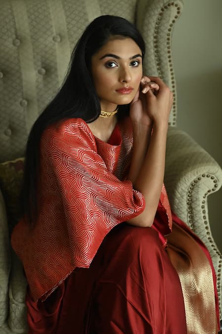 Shorshe Clothing_Red Satin, Silk Geometric Woven Pre-draped Saree _at_Aza_Fashions
