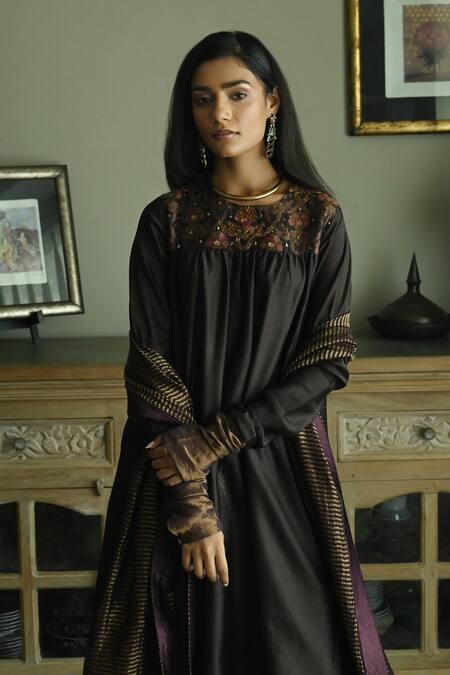 Shorshe Clothing_Purple Handloom Cotton Embroidery Sameena Stripe Woven Dupatta_Online_at_Aza_Fashions